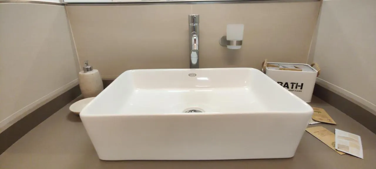 Nxt Station Deluxe Apartment Bergamo 0*,