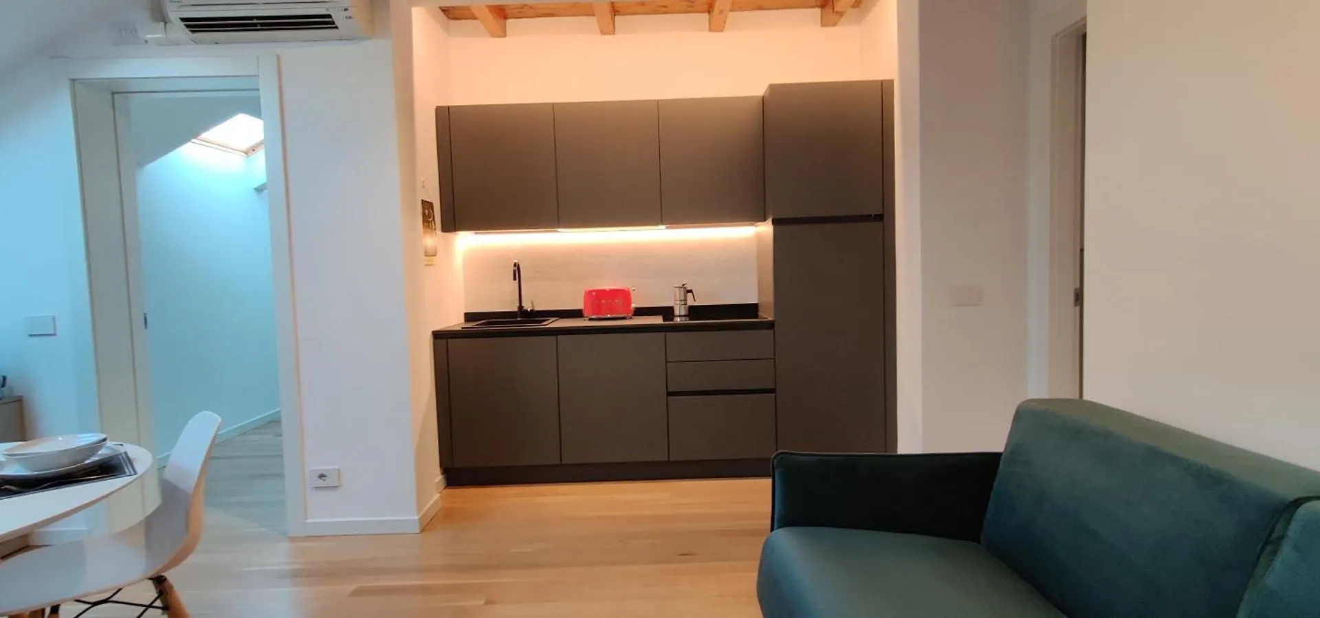 Nxt Station Deluxe Apartment Bergamo 0*,  Włochy